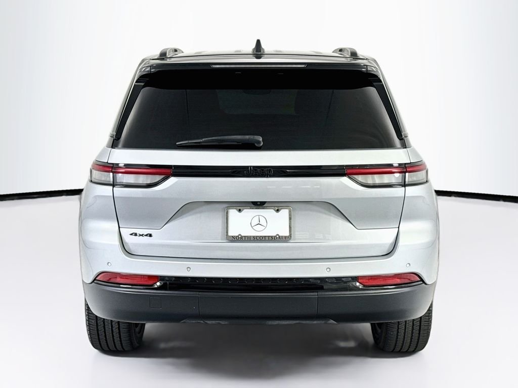 Used 2023 Silver Jeep Altitude X image 6