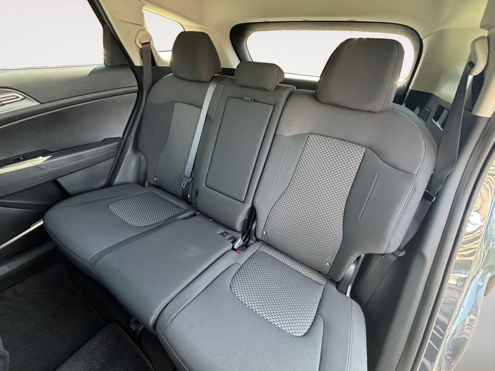 New 2026 Gravity Gray Kia LX image 13