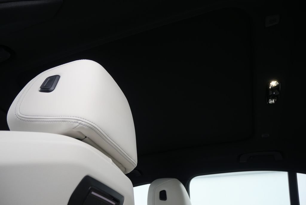 2025 BMW 5 Series 530i - Photo 19