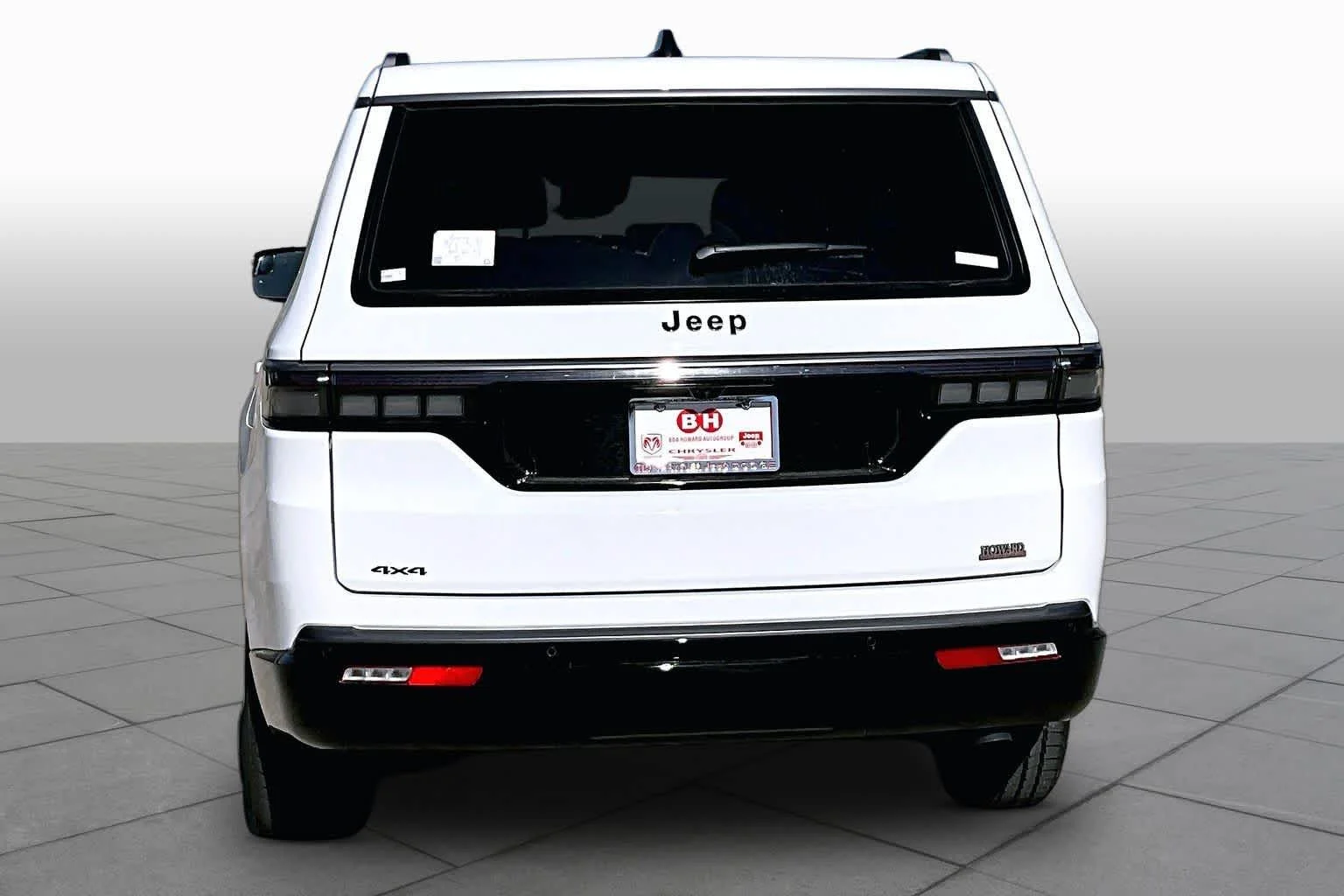 New 2026 Bright White Clear-Coat Exterior Paint Jeep Limited Altitude image 5