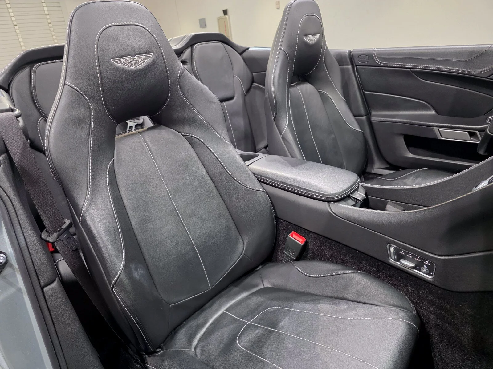 Used 2017 Q Titanium Silver Aston Martin Volante image 21