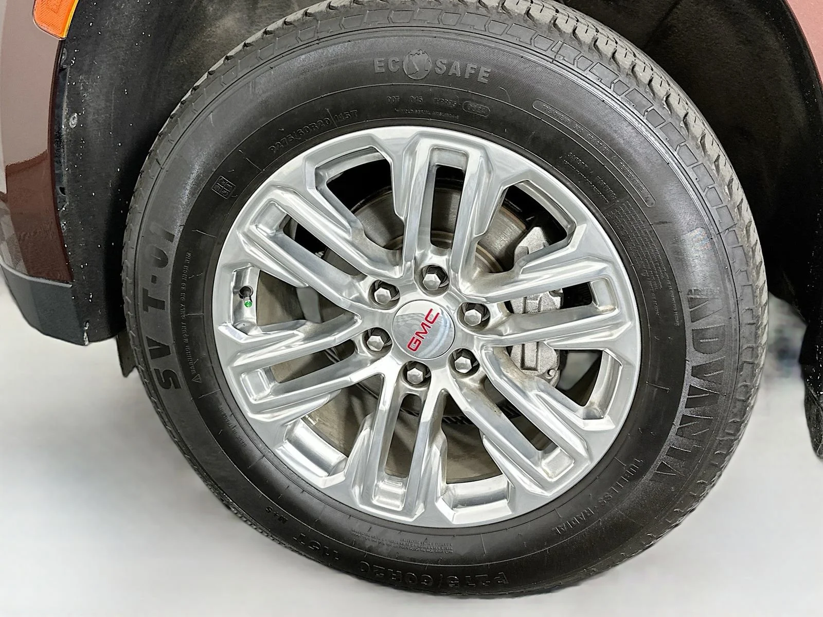 2023 GMC Yukon SLT - Photo 35