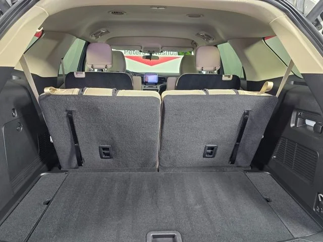 Used 2023 White Ford XLT image 31