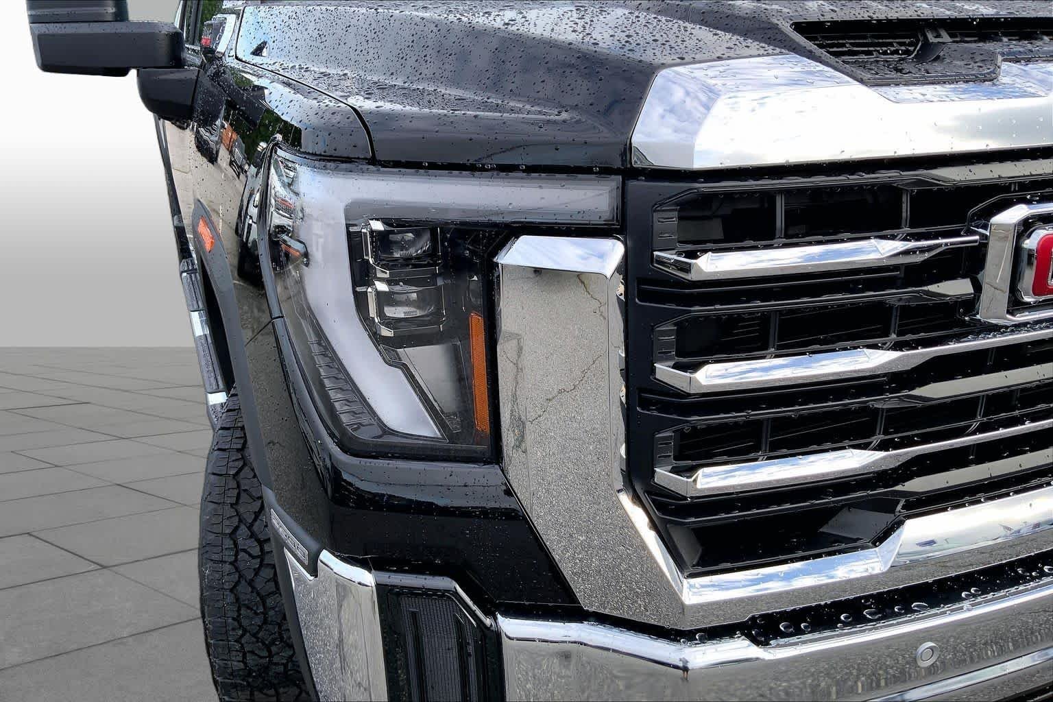 New 2026 Onyx Black GMC SLT image 13