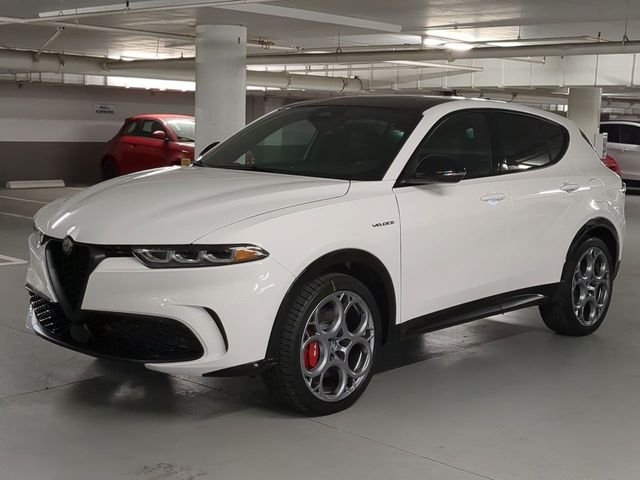 New 2025 Milano White Exterior Paint Alfa Romeo Veloce image 3