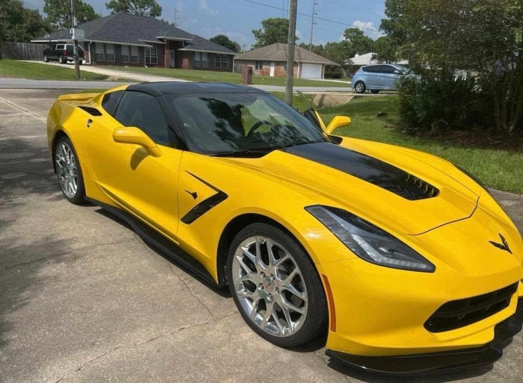 Used 2015 Yellow Chevrolet Stingray Z51 image 2