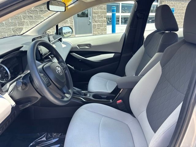 Used 2022 Silver Toyota LE image 12