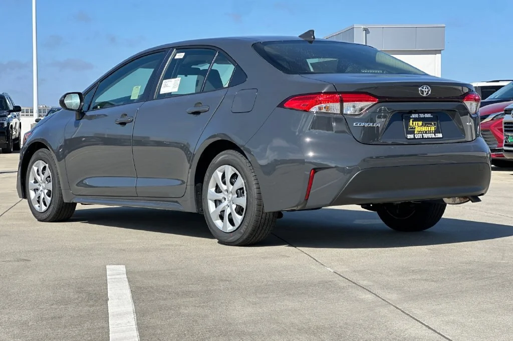 New 2027 Underground Toyota  LE image 6