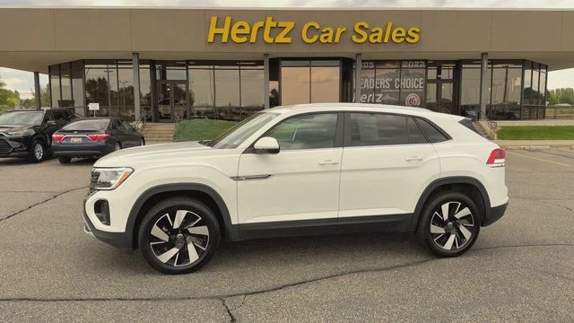 Used 2025 White Volkswagen 2.0T SE w/Technology image 5