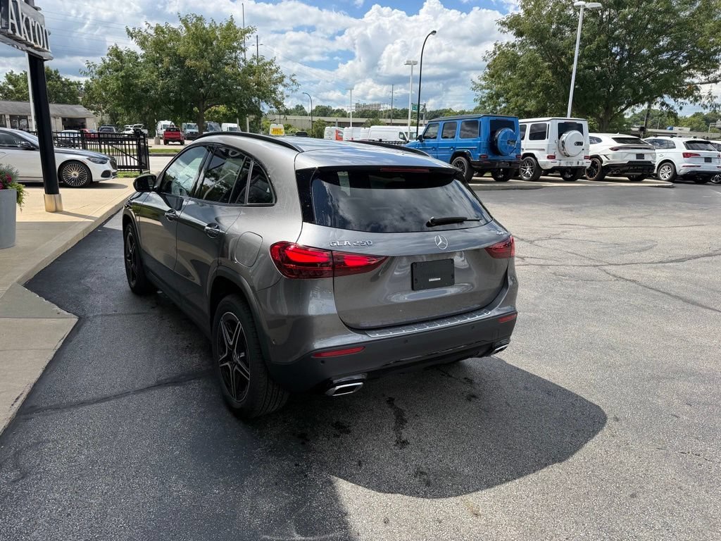 New 2026 Mountain Grey Metallic Mercedes-Benz GLA 250 image 17