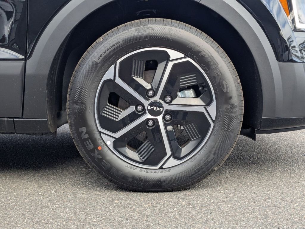 New 2025 Aurora Black Pearl Kia LX image 10