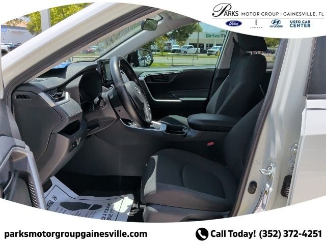 Used 2021 White Toyota LE image 15