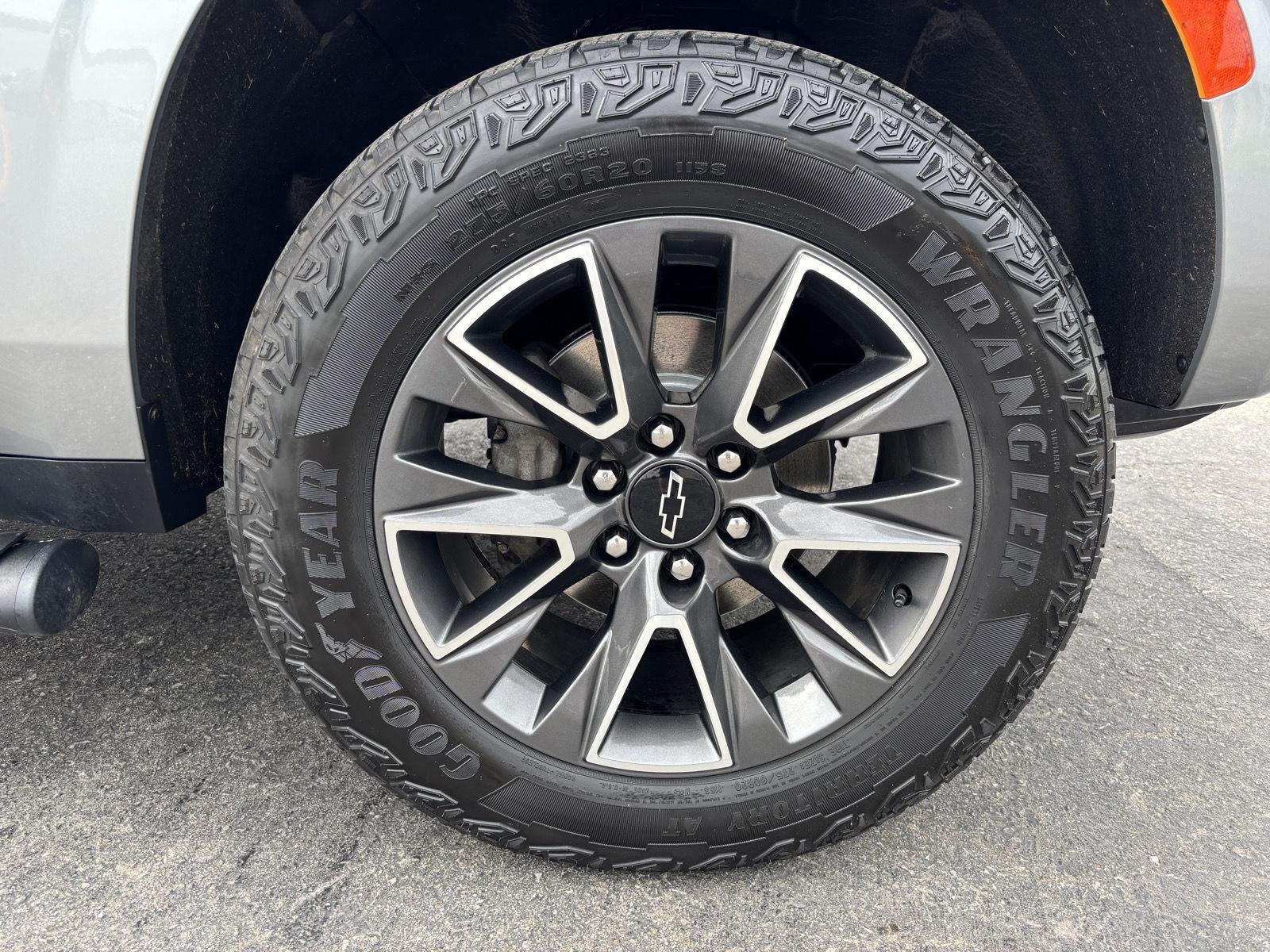 Used 2023 Sterling Gray Metallic Chevrolet Z71 image 9