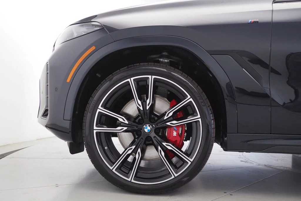 New 2027 Carbon Black Metallic BMW M60i image 5
