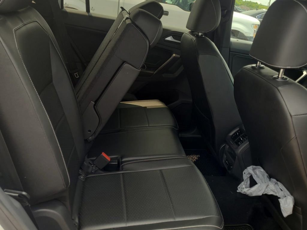 Used 2021 White Volkswagen 2.0T SE image 6