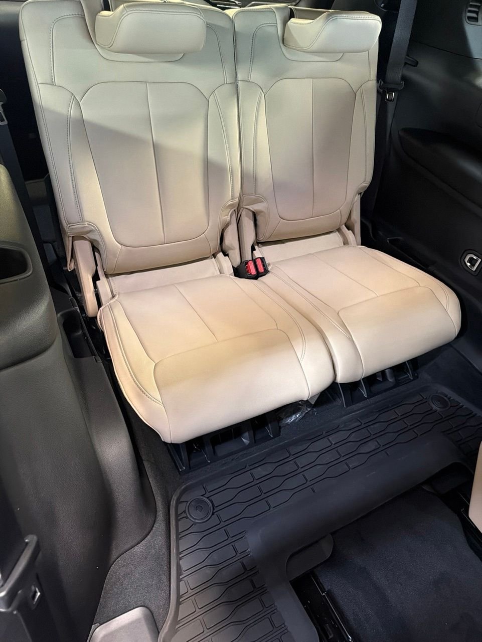 New 2026 Bright White Clear-Coat Exterior Paint Jeep Limited image 22