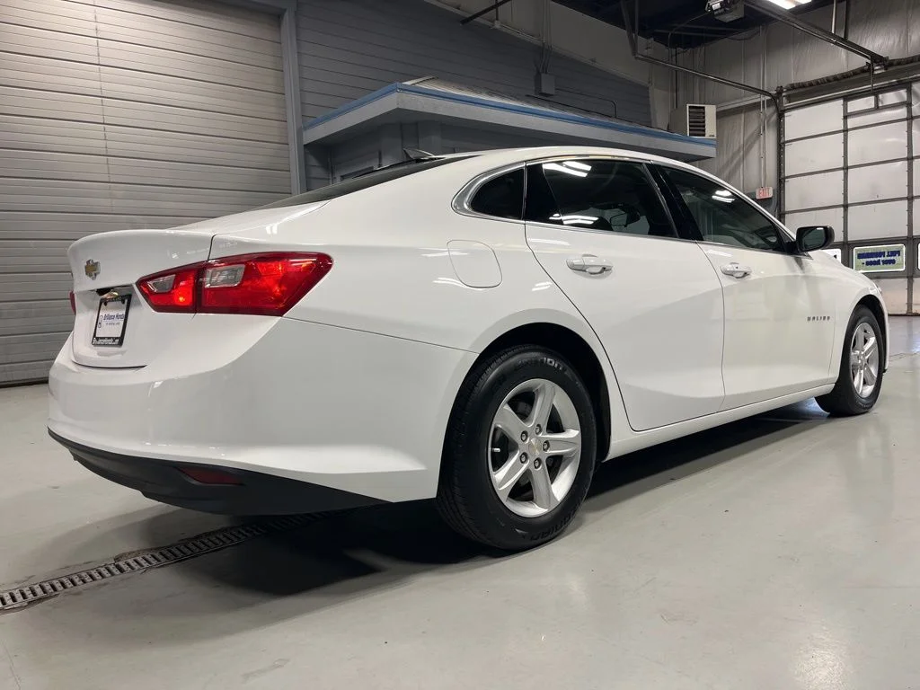 Used 2020 Summit White Chevrolet LS image 7