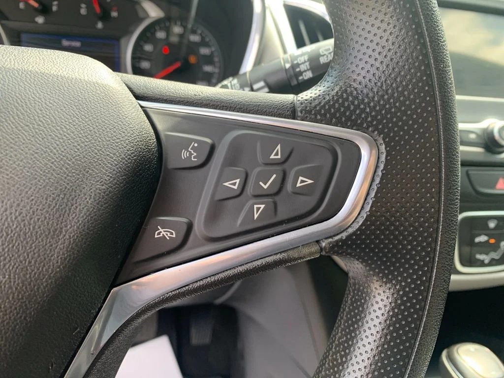 Used 2019 Gray Chevrolet LT image 29