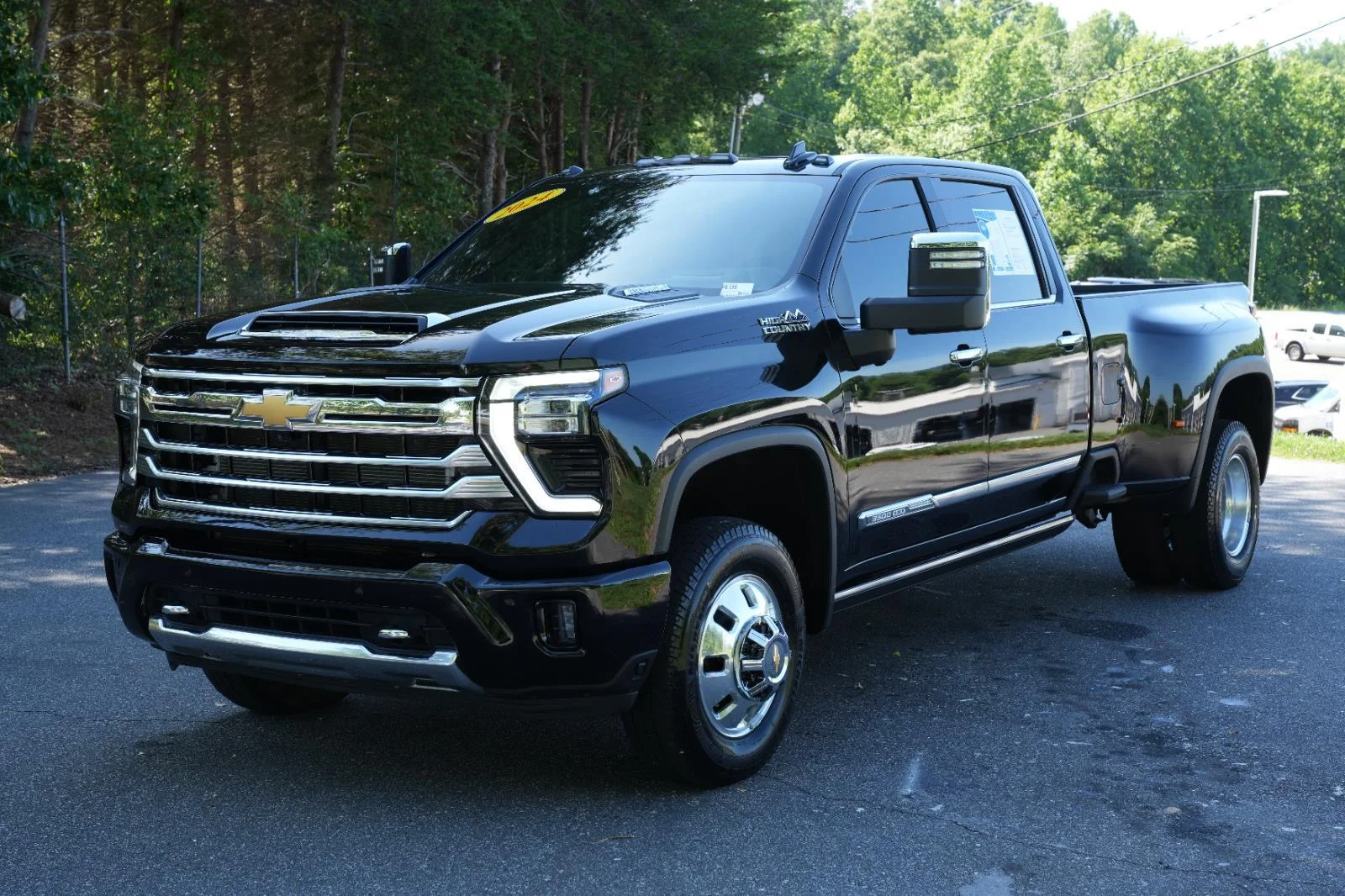 Used 2024 Black Chevrolet High Country DRW image 3