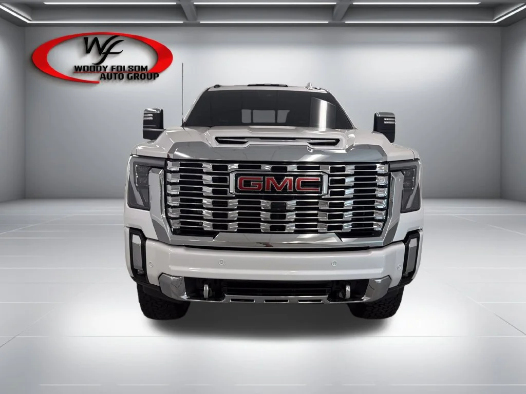 Used 2024 White Frost Tricoat GMC Denali image 2