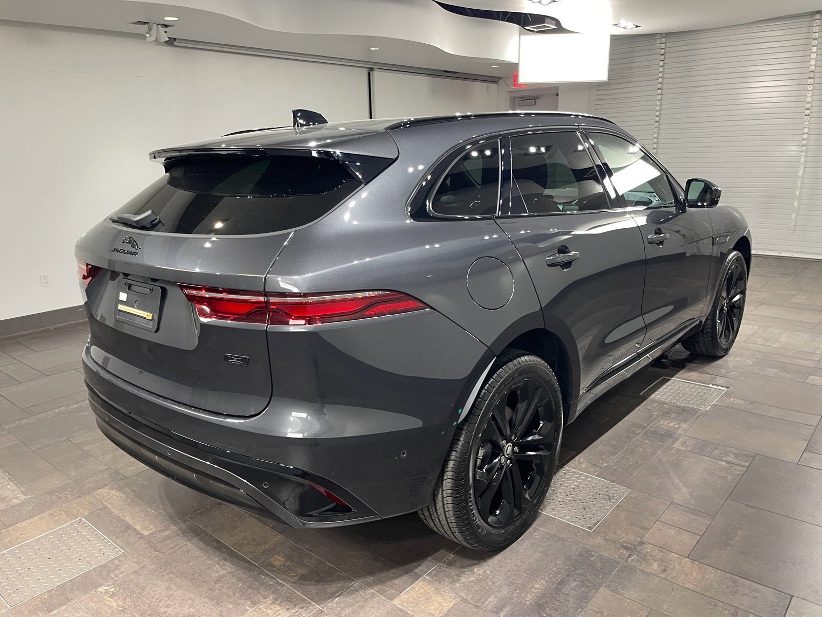 2026 Jaguar F-Pace R-Dynamic S - Photo 27