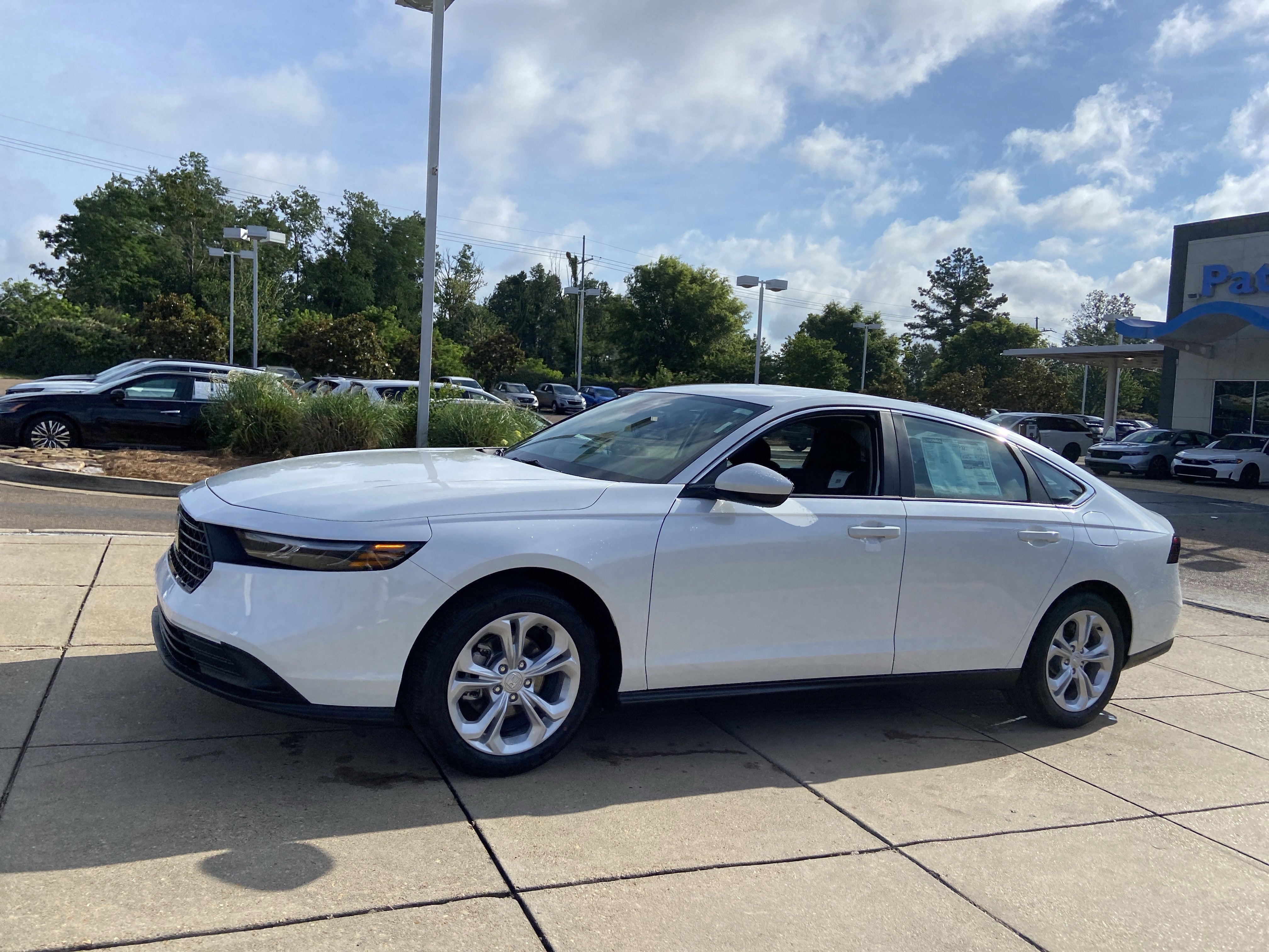 New 2026 Platinum White Pearl Honda LX image 5