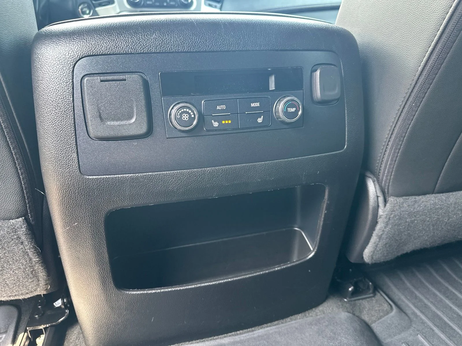 Used 2018 Red GMC SLT image 21