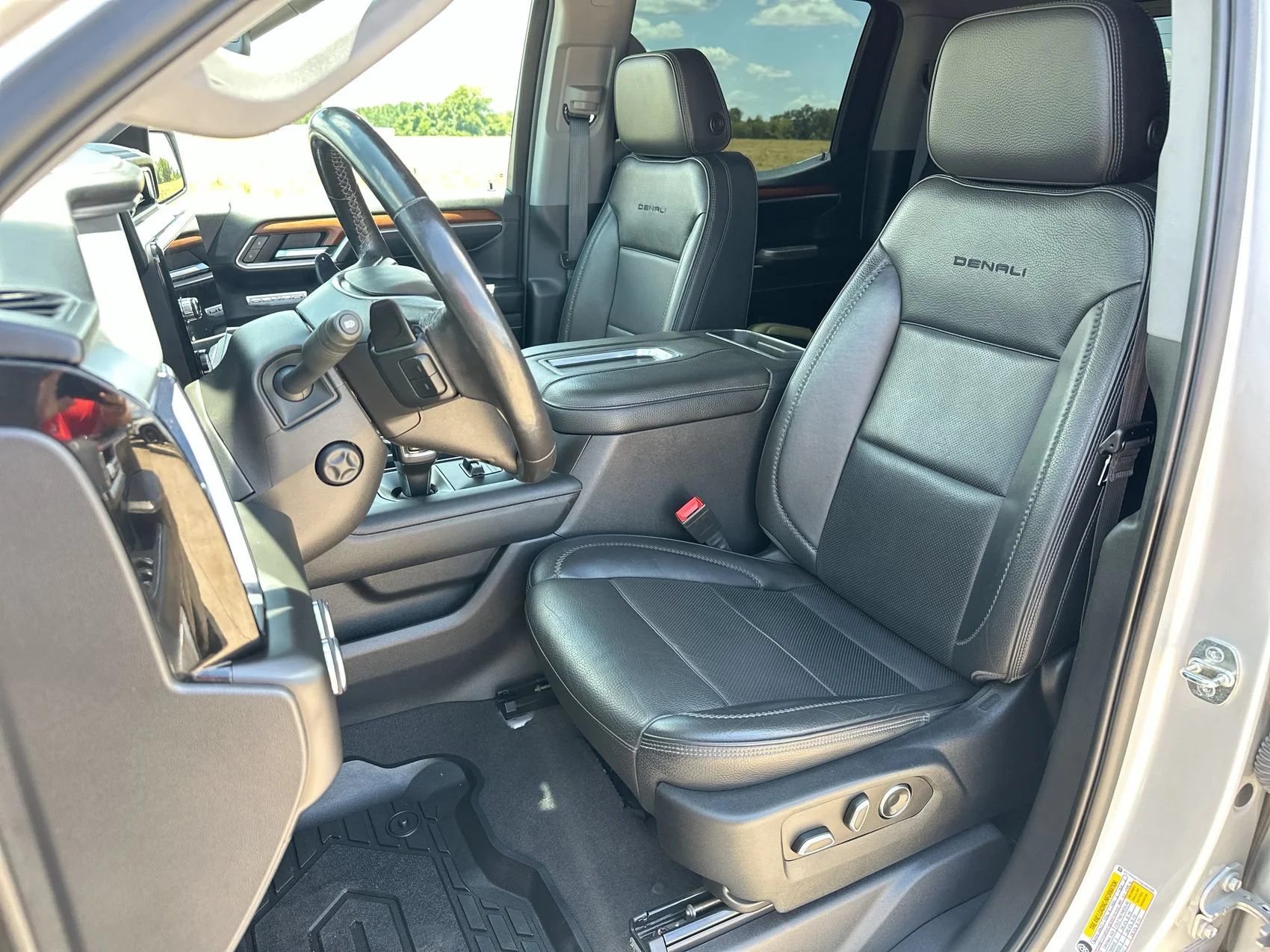 Used 2022 Quicksilver Metallic GMC Denali image 11