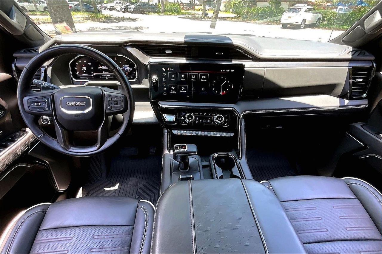 Used 2024 White GMC AT4X image 7