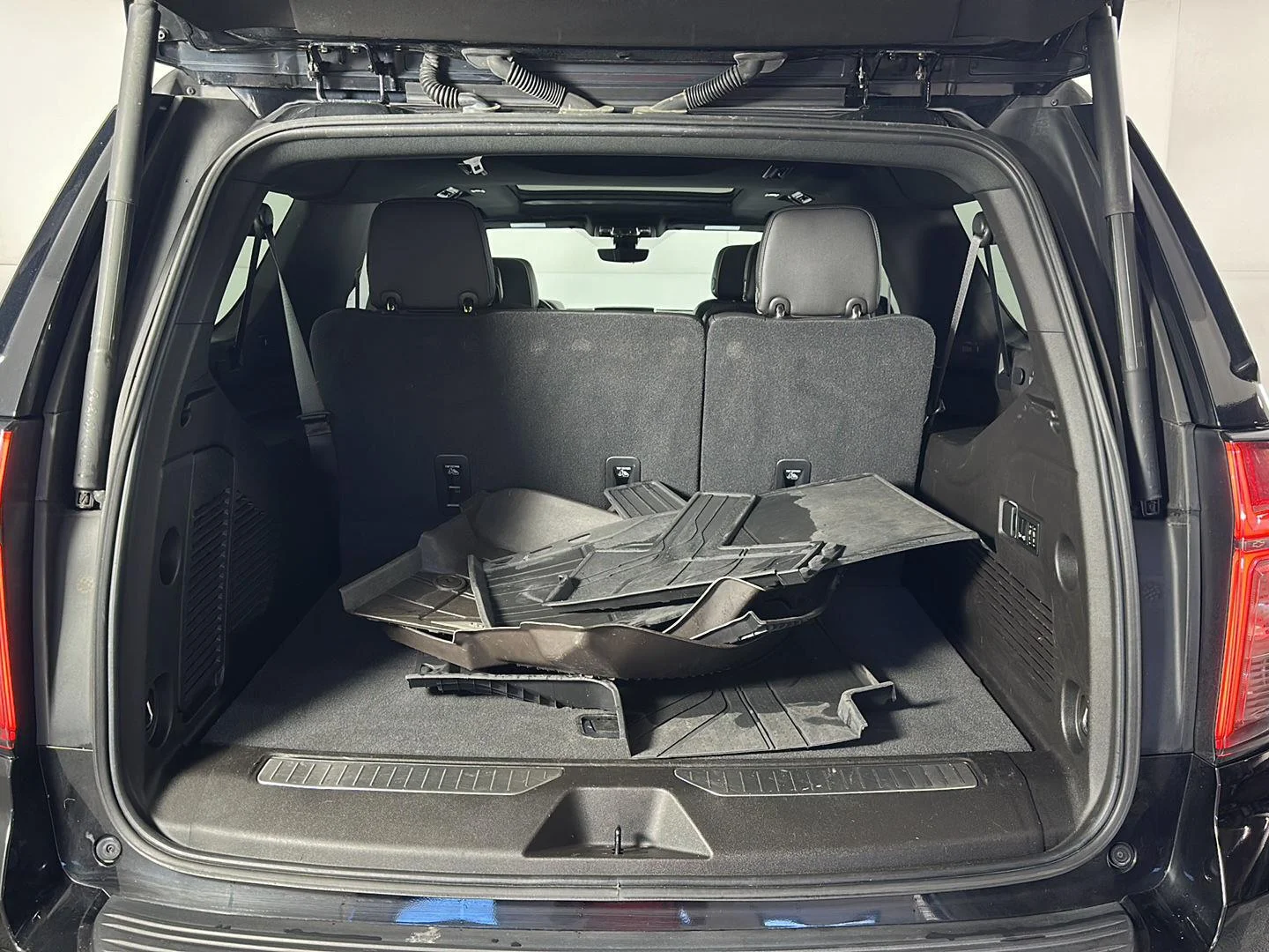 Used 2021 Black Chevrolet Premier image 6