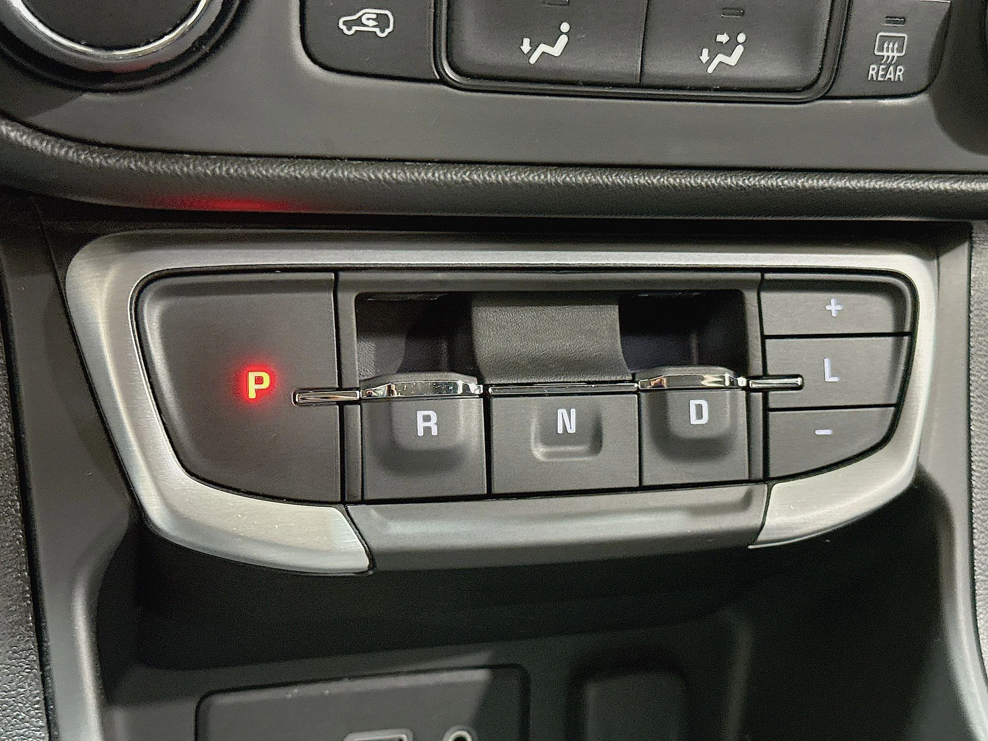 Used 2023 Summit White GMC SLE image 15
