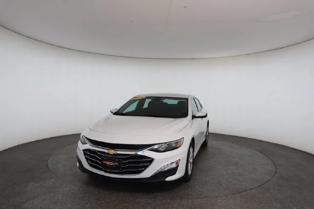 Used 2021 White Chevrolet LT image 32