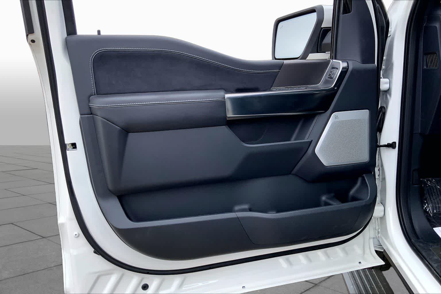 New 2026 Star White Metallic Tri-Coat Ford Platinum® image 10
