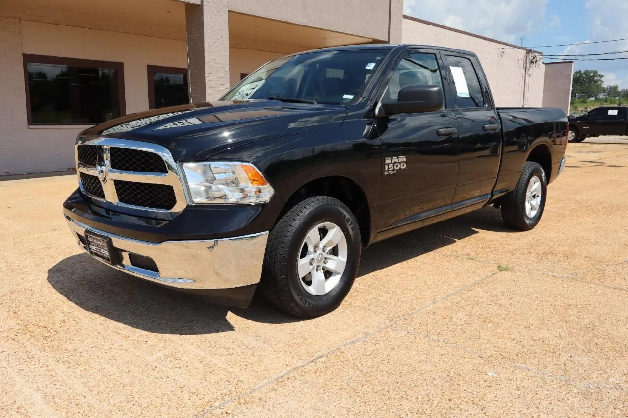 Used 2024 Diamond Black Crystal Pearl Coat Ram SLT image 2