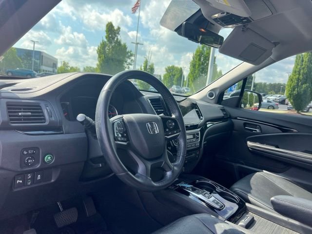 Certified Used 2019 Lunar Silver Metallic Honda Elite image 14