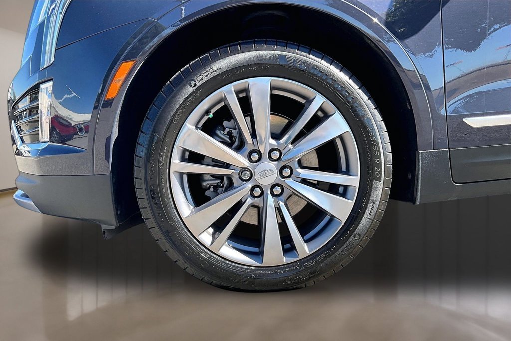 Used 2025 Black Cadillac Premium Luxury image 8