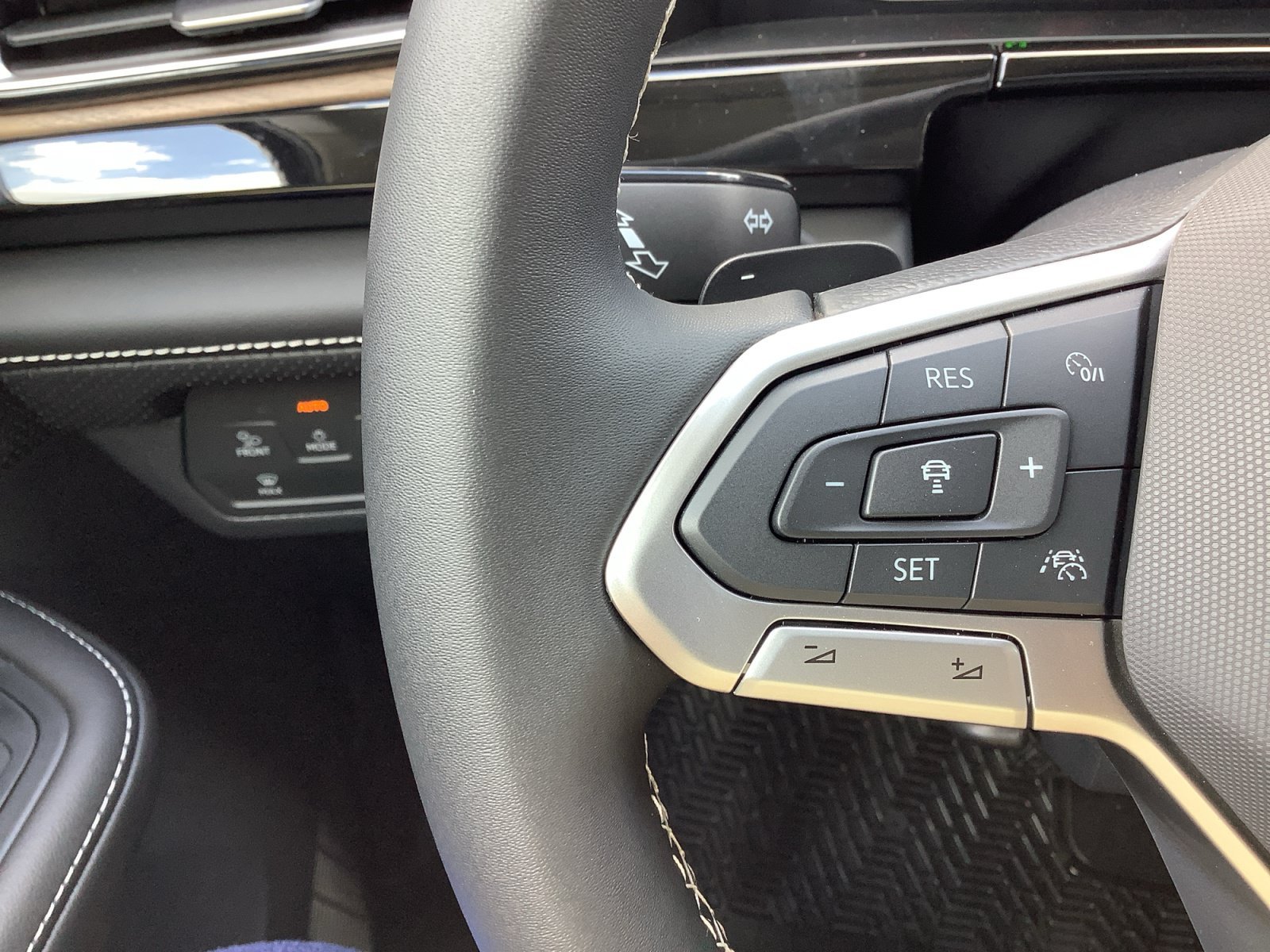 New 2026 SILVER MIST Volkswagen 2.0T SE image 27