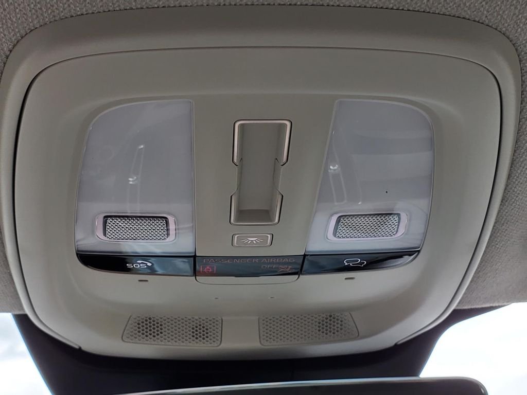 2026 Volvo XC40 Plus - Photo 14