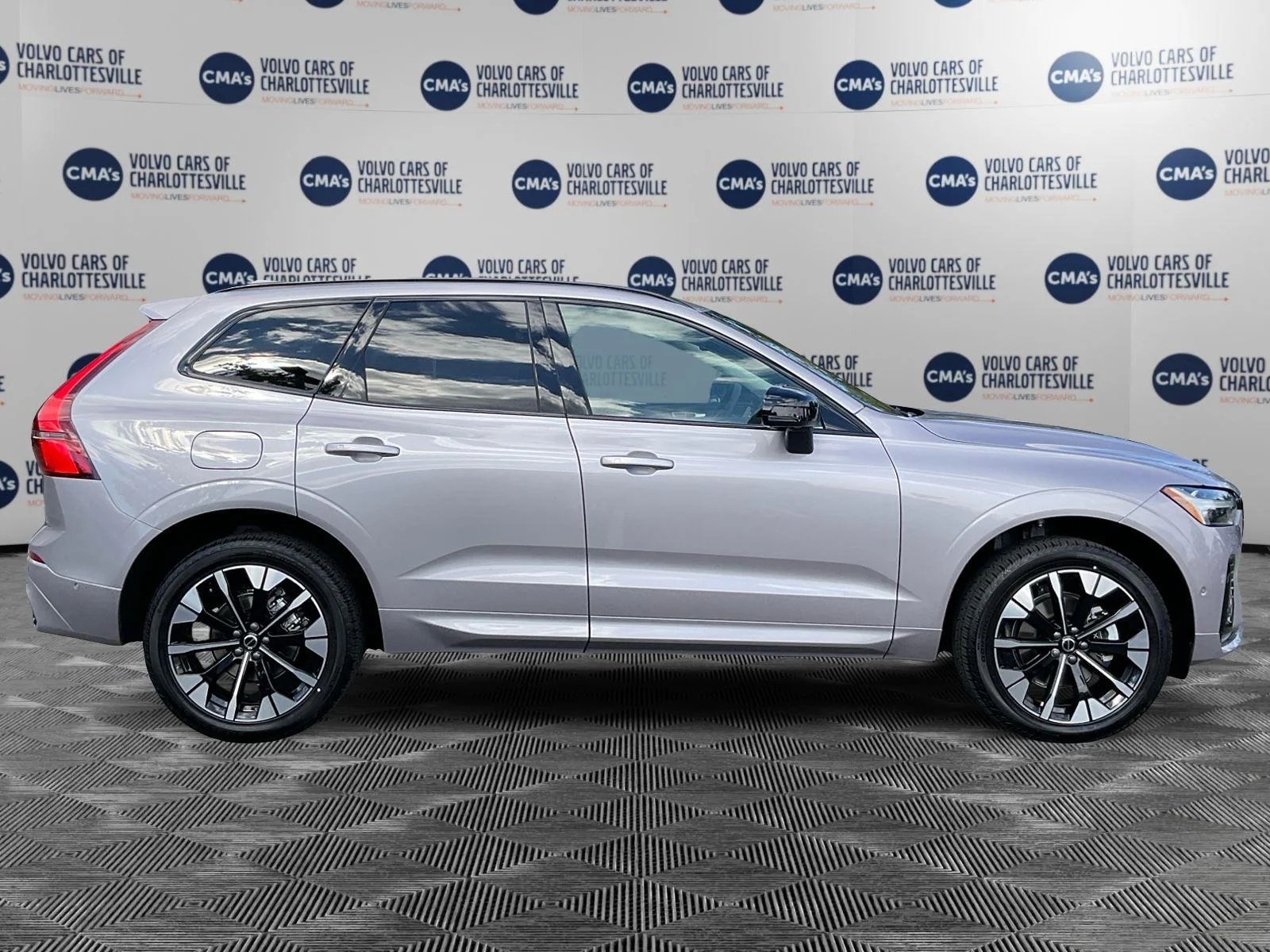 2026 Volvo XC60 Plus - Photo 6