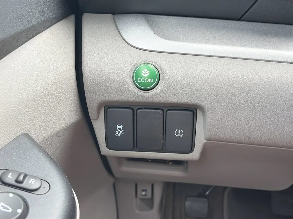 Used 2014 Gray Honda LX image 26