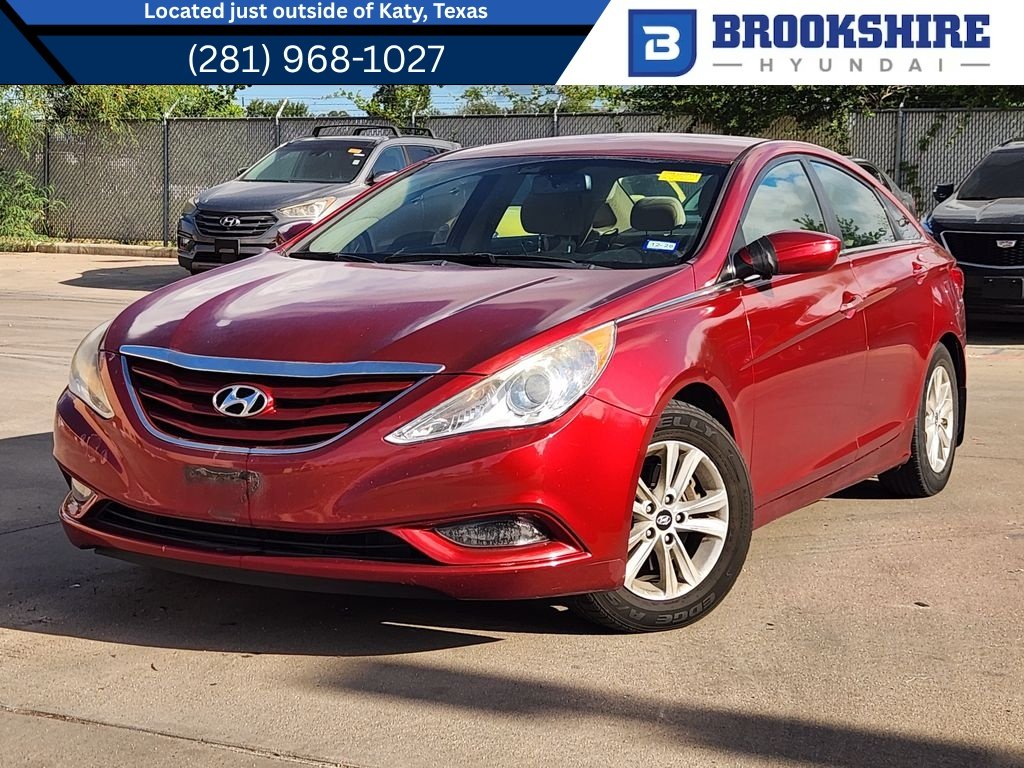Used 2013 Sparkling Ruby Mica Hyundai GLS image 1