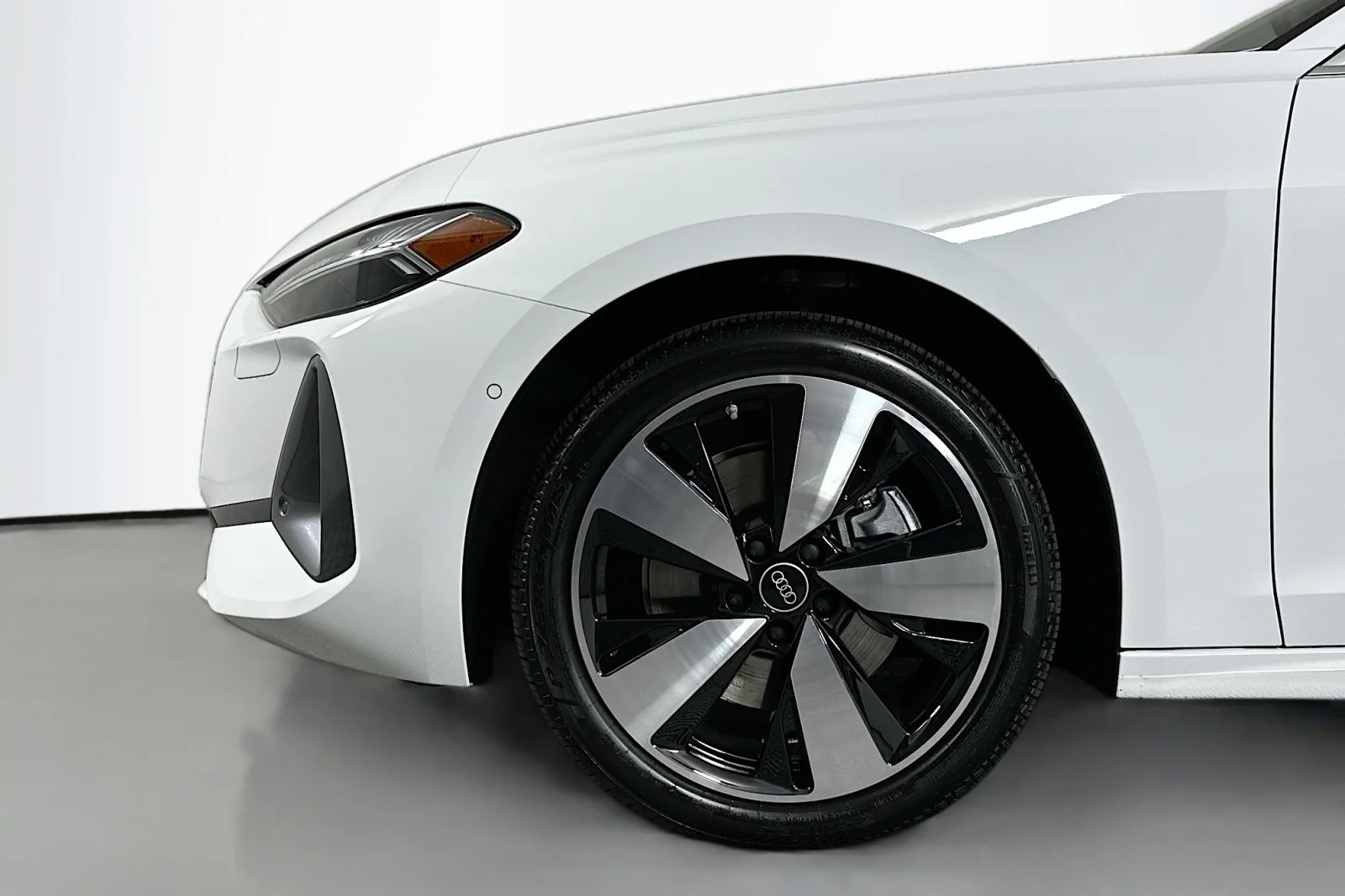 Used 2025 Arkona White Audi Premium Plus image 12