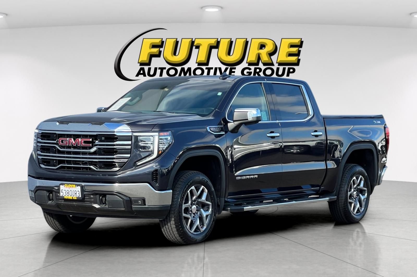 Used 2023 Silver GMC SLT image 8