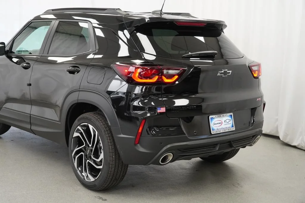 New 2026 Mosaic Black Metallic Chevrolet RS image 37