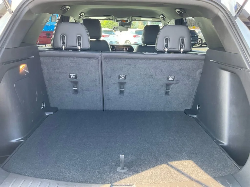 Used 2024 Summit White Chevrolet ACTIV image 49