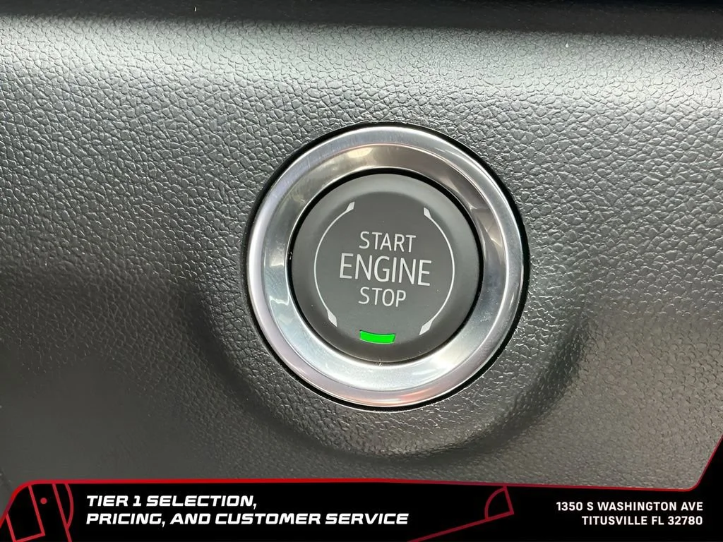 New 2026 Sterling Metallic GMC Elevation image 31