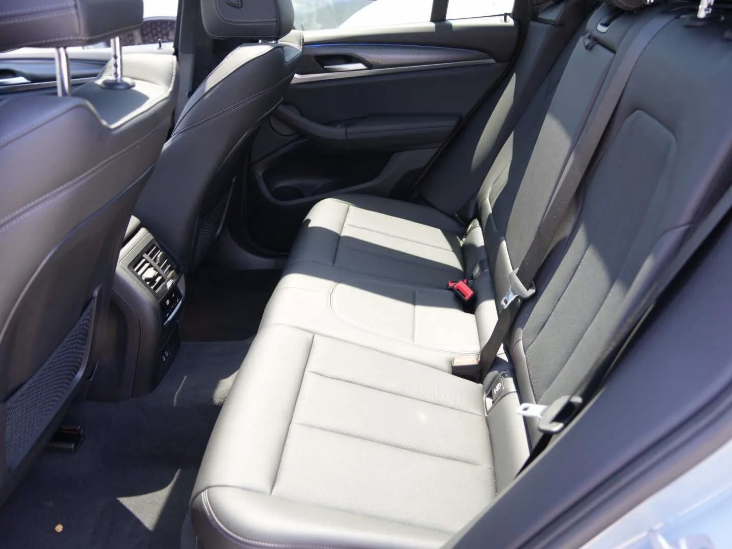 Certified Used 2023 Brooklyn Grey Metallic BMW sDrive30i Sports Activity Vehicle South Africa image 11