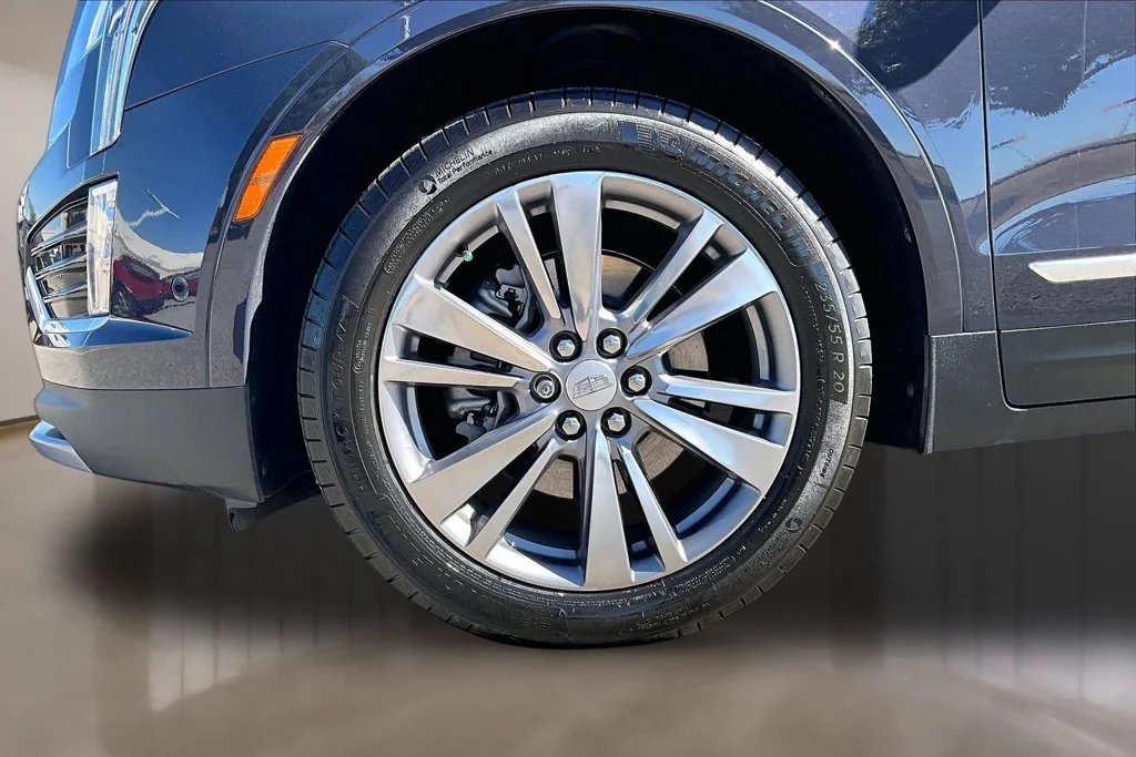 Used 2025 Black Cadillac Premium Luxury image 8