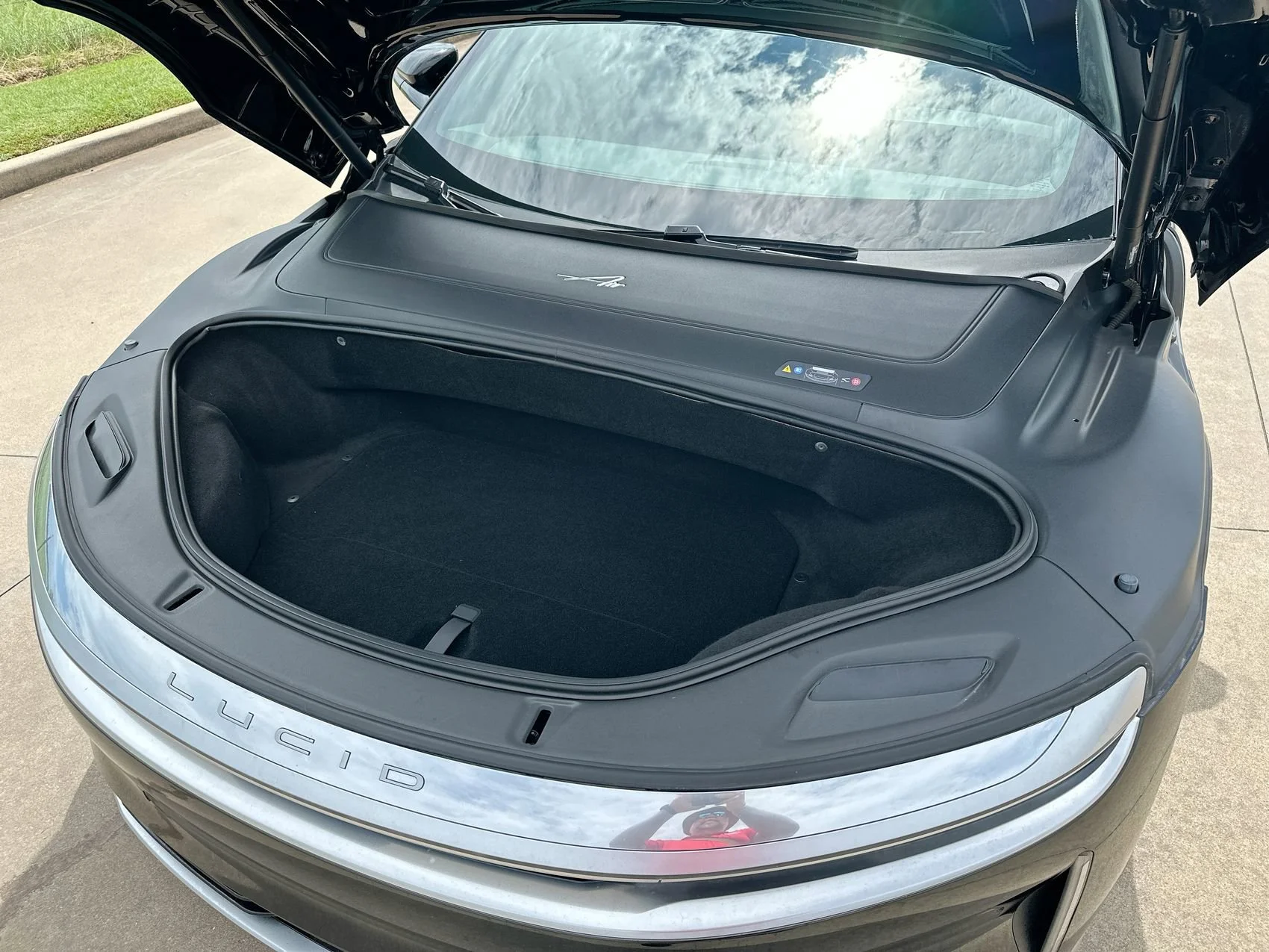 Used 2024 Black Lucid Touring image 27