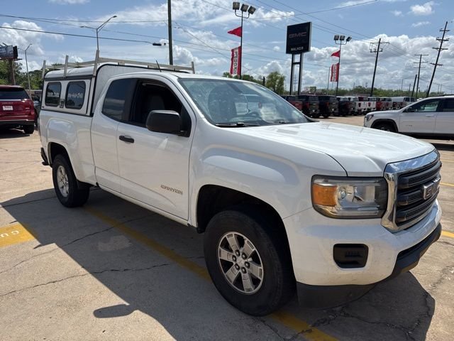 Used 2017 White GMC  image 3